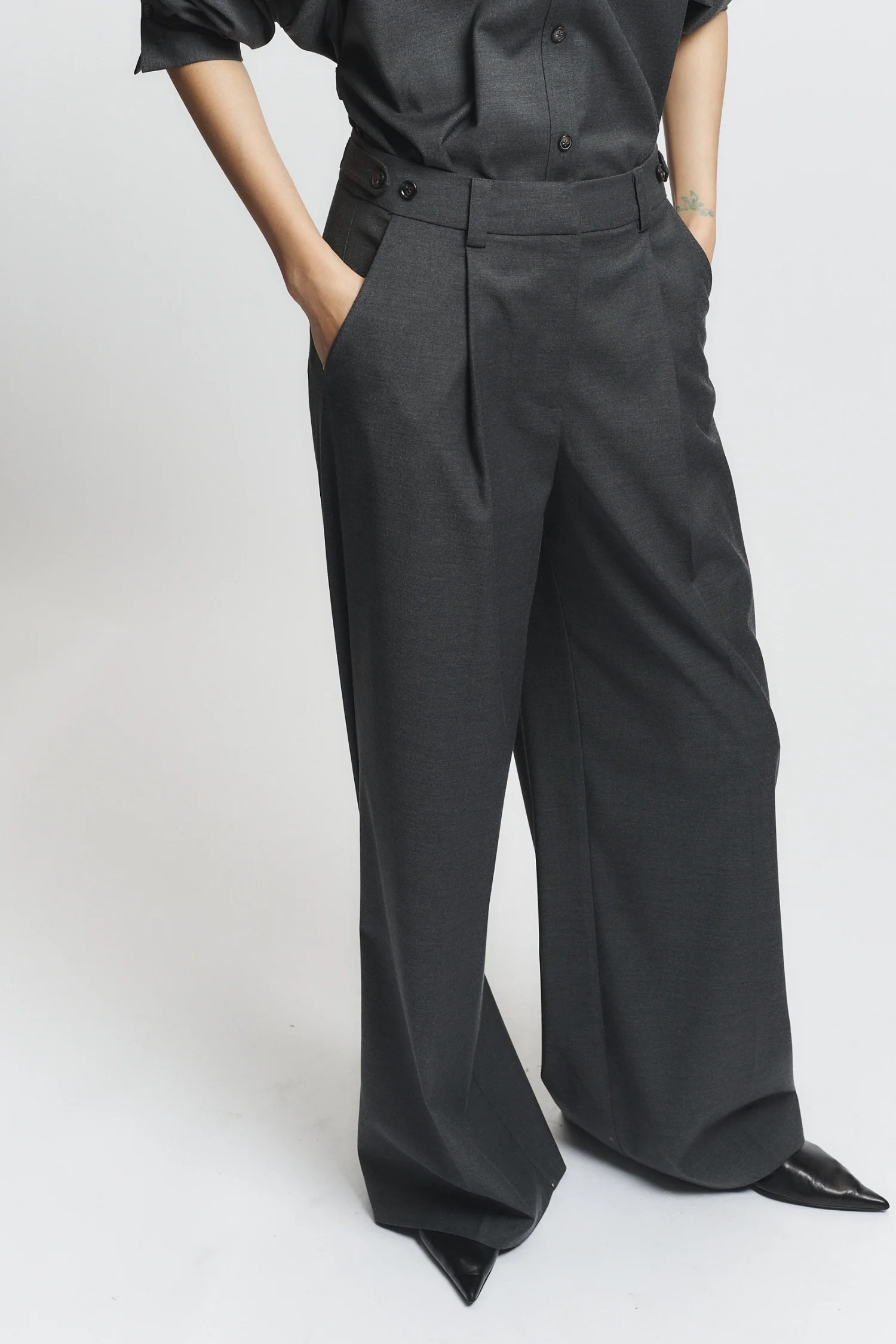 Eliam Wideleg Trouser, Dark Grey