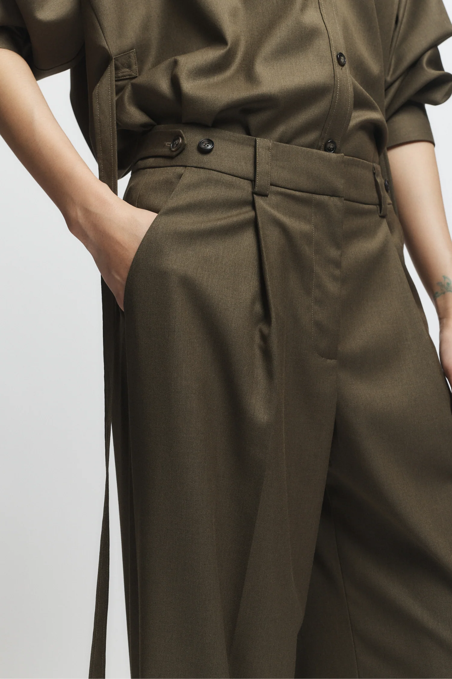 Eliam Wideleg Trouser, Olive