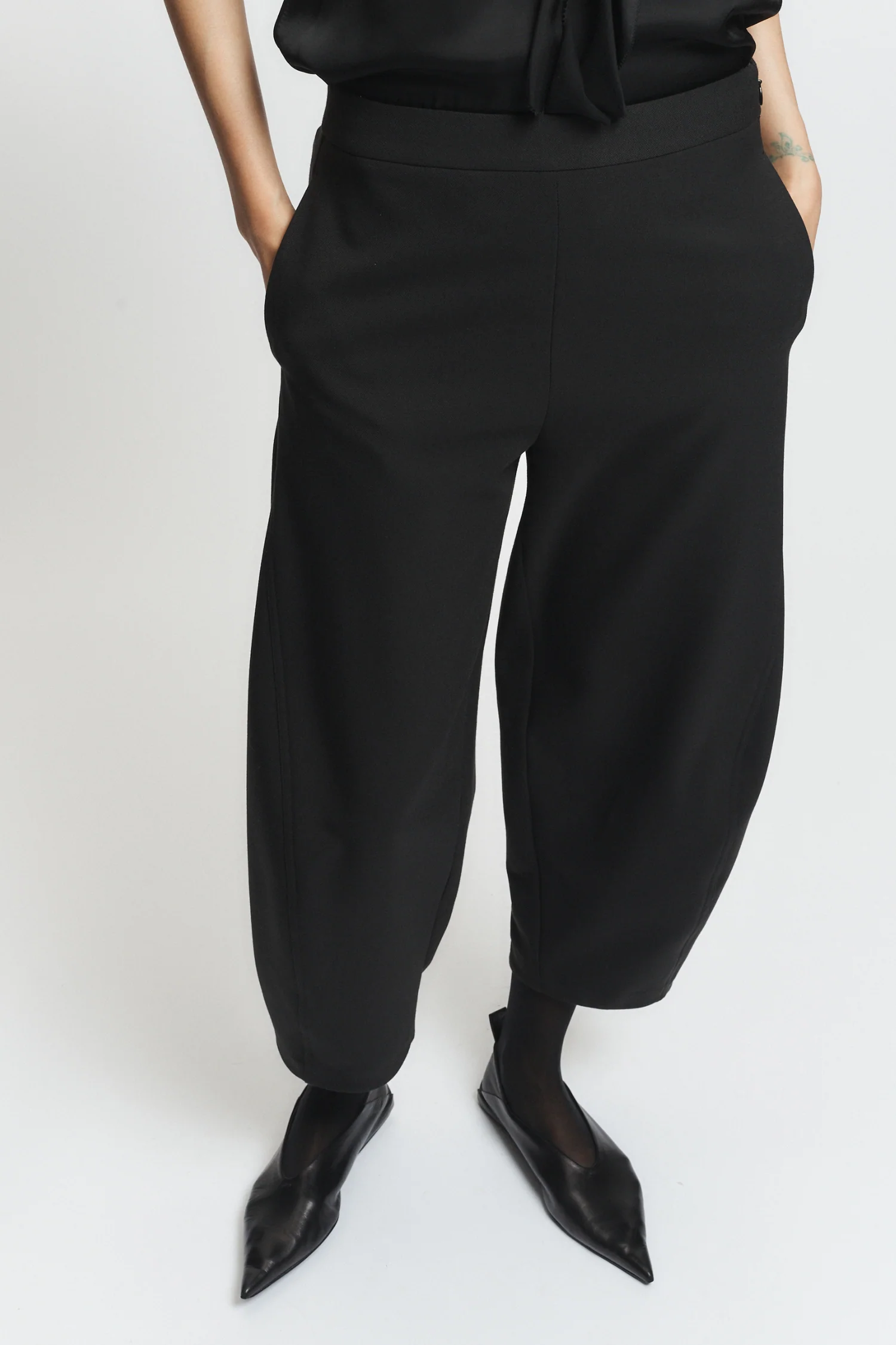Kelce Barrel Trouser, Black 3 Kelce Barrel Trouser, Black