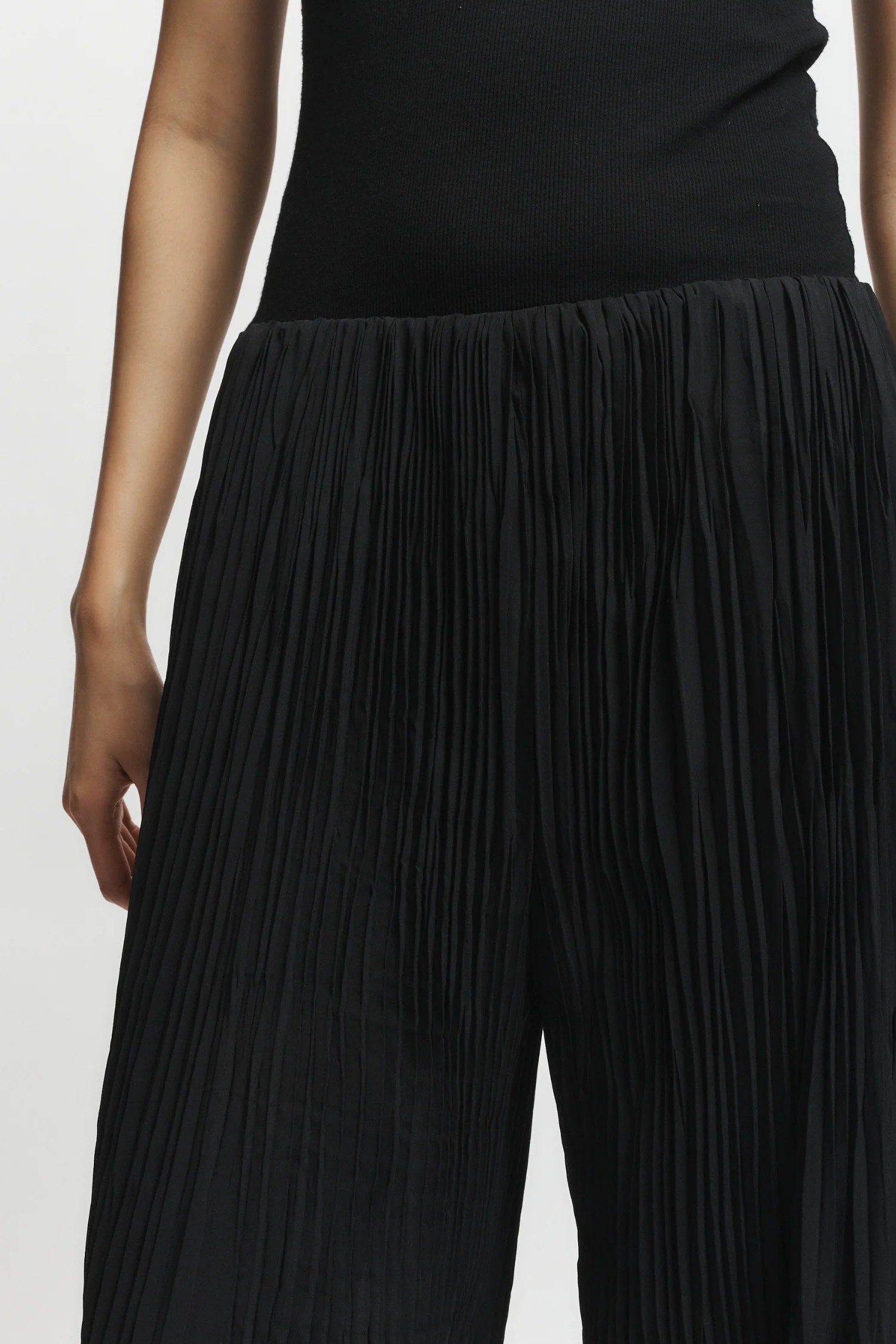Hendrix Pleated Pant, Black 3 Hendrix Pleated Pant, Black