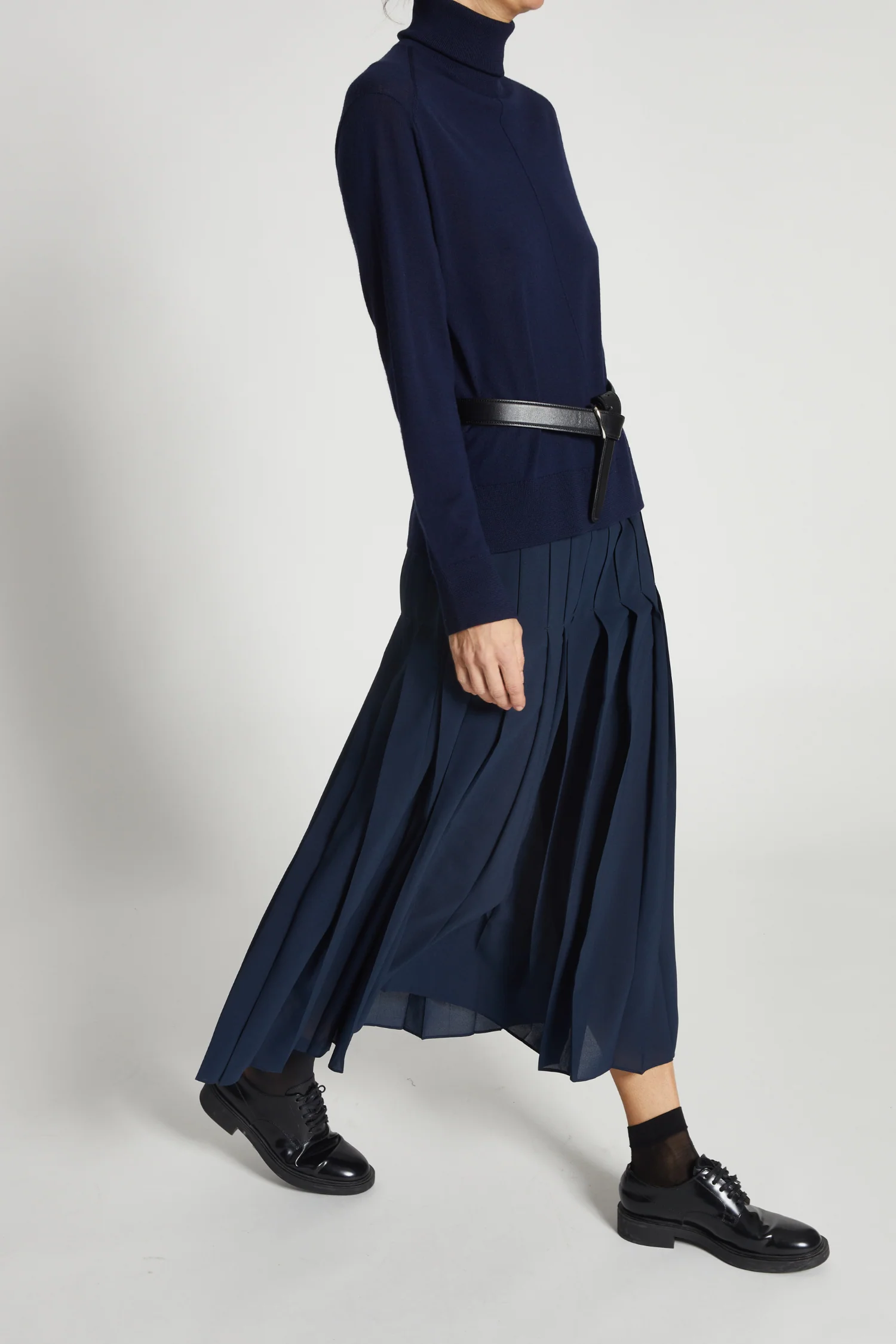 Lakelyn Pleated Midi Skirt, Navy 4 Lakelyn Pleated Midi Skirt, Navy
