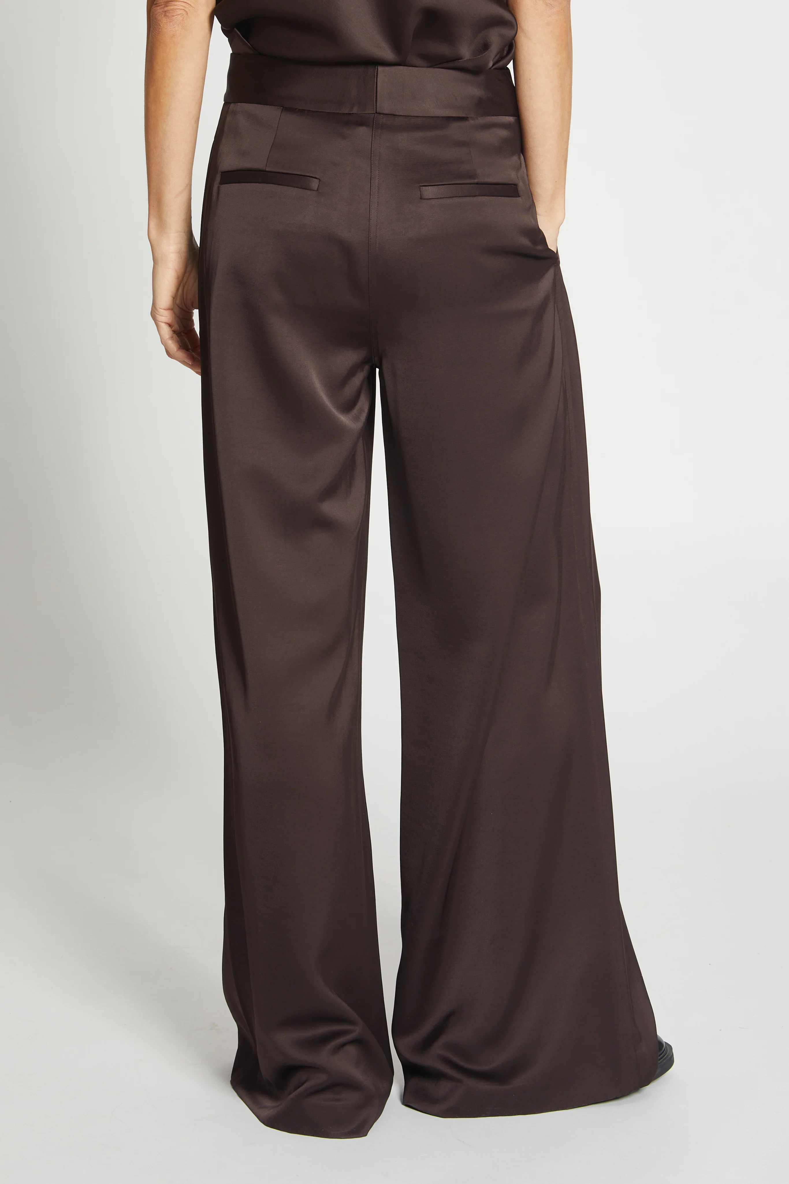 Neve Mid-Waisted Wideleg Trouser 15 Neve Mid-Waisted Wideleg Trouser