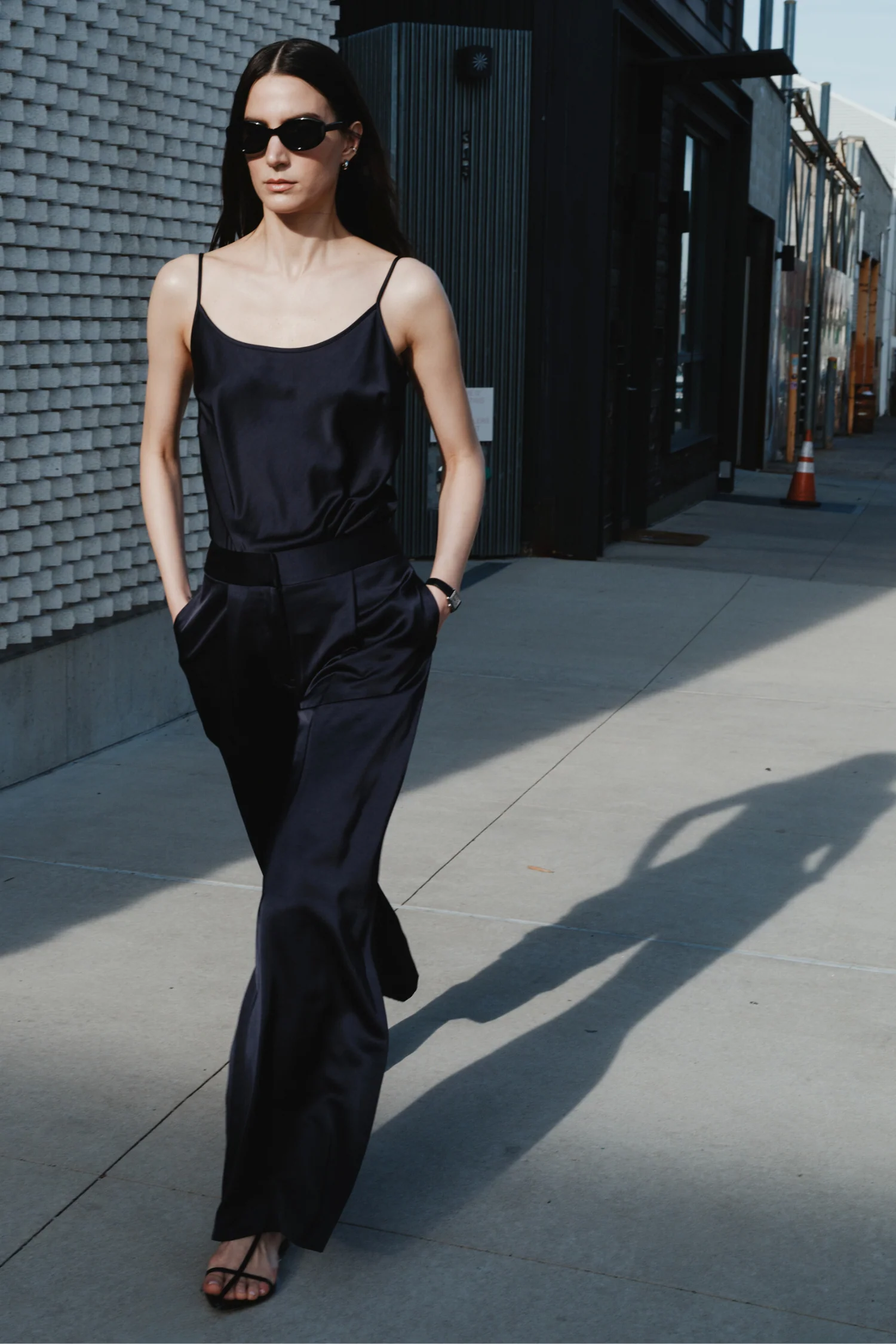 Neve Mid-Waisted Wideleg Trouser 4 Neve Mid-Waisted Wideleg Trouser