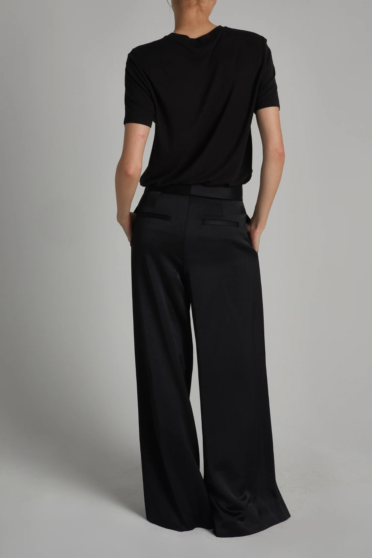Neve Mid-Waisted Wideleg Trouser 5 Neve Mid-Waisted Wideleg Trouser