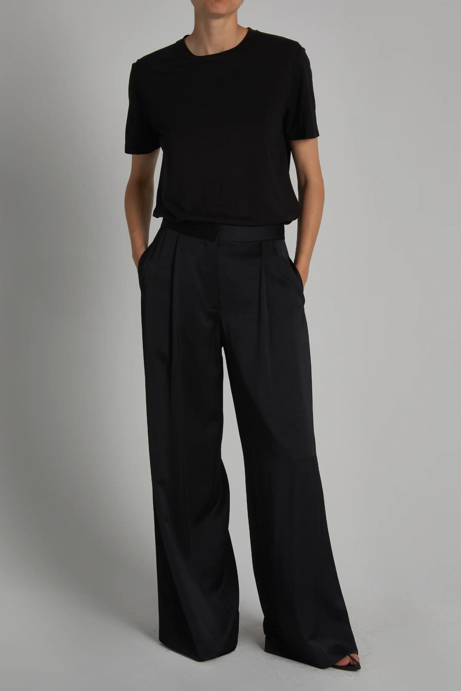Neve Mid-Waisted Wideleg Trouser 6 Neve Mid-Waisted Wideleg Trouser