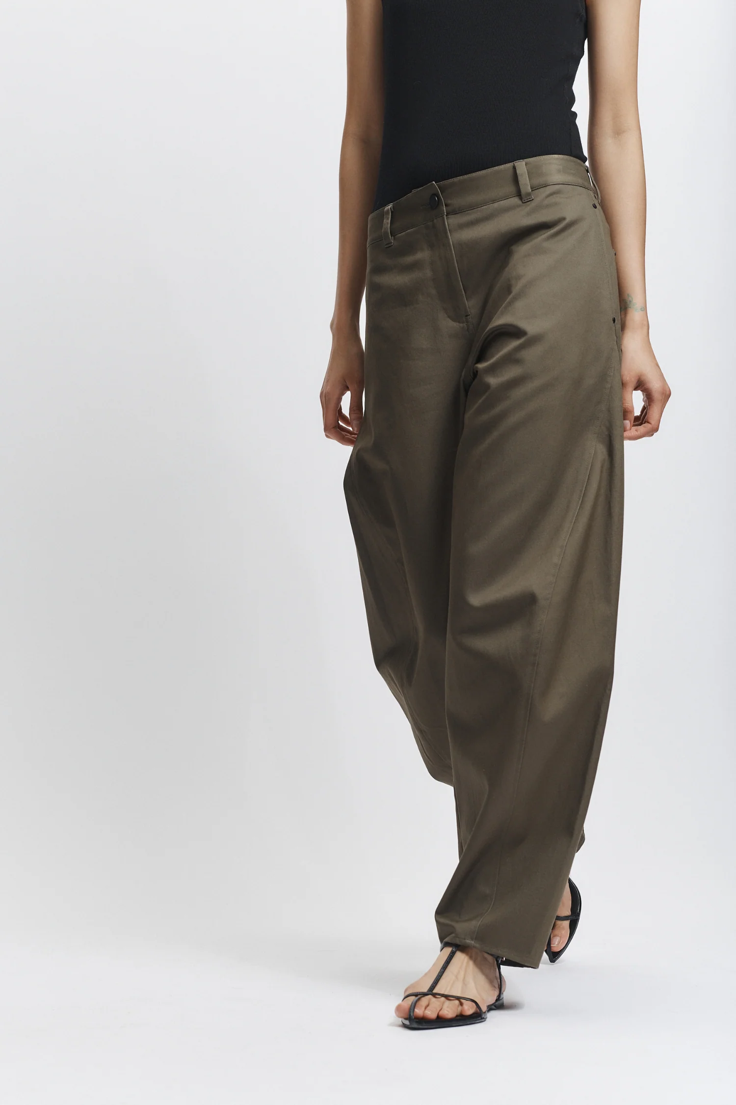 Cayden Barrel Trouser, Olive 3 Cayden Barrel Trouser, Olive