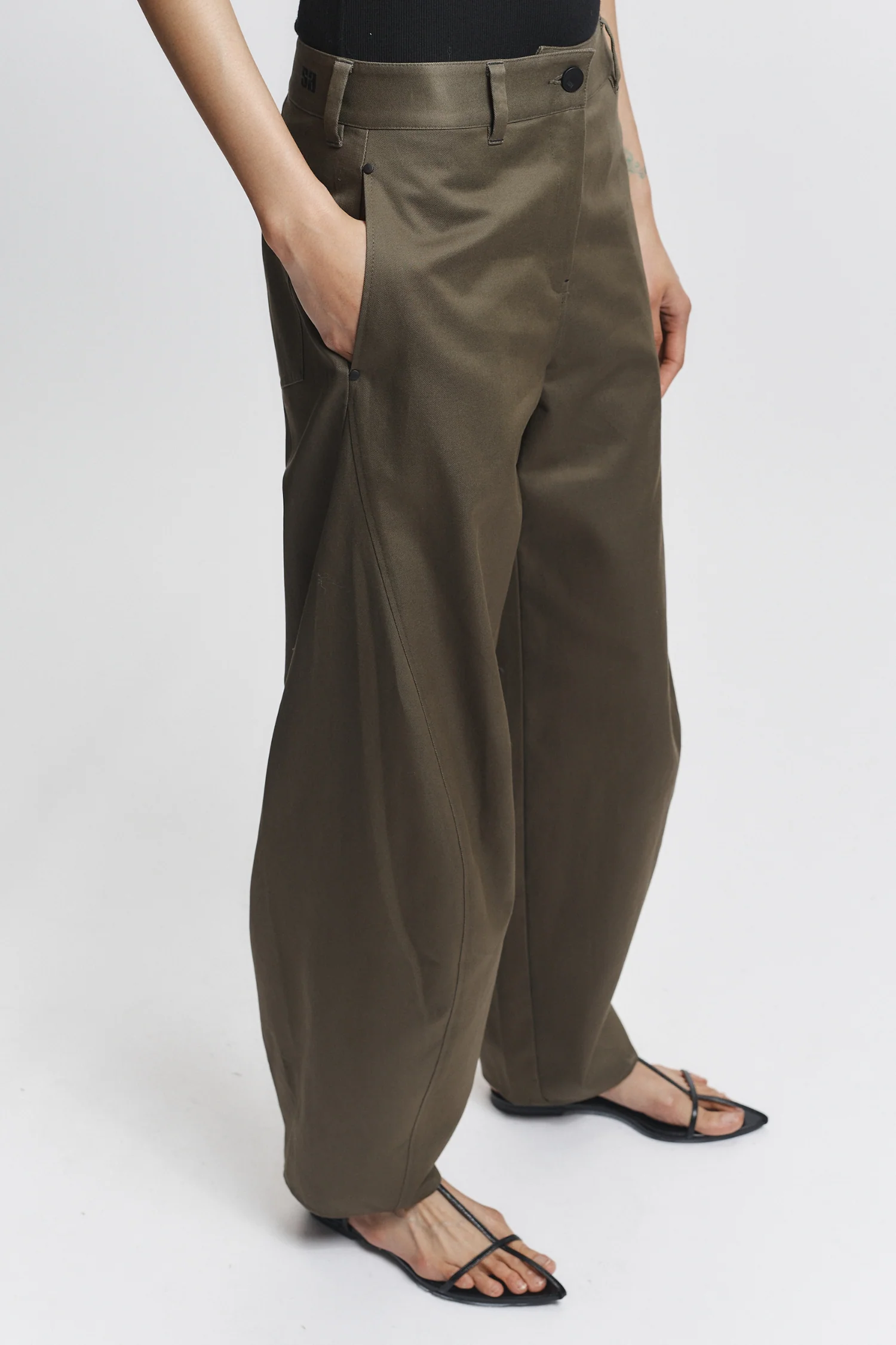 Cayden Barrel Trouser, Olive 5 Cayden Barrel Trouser, Olive