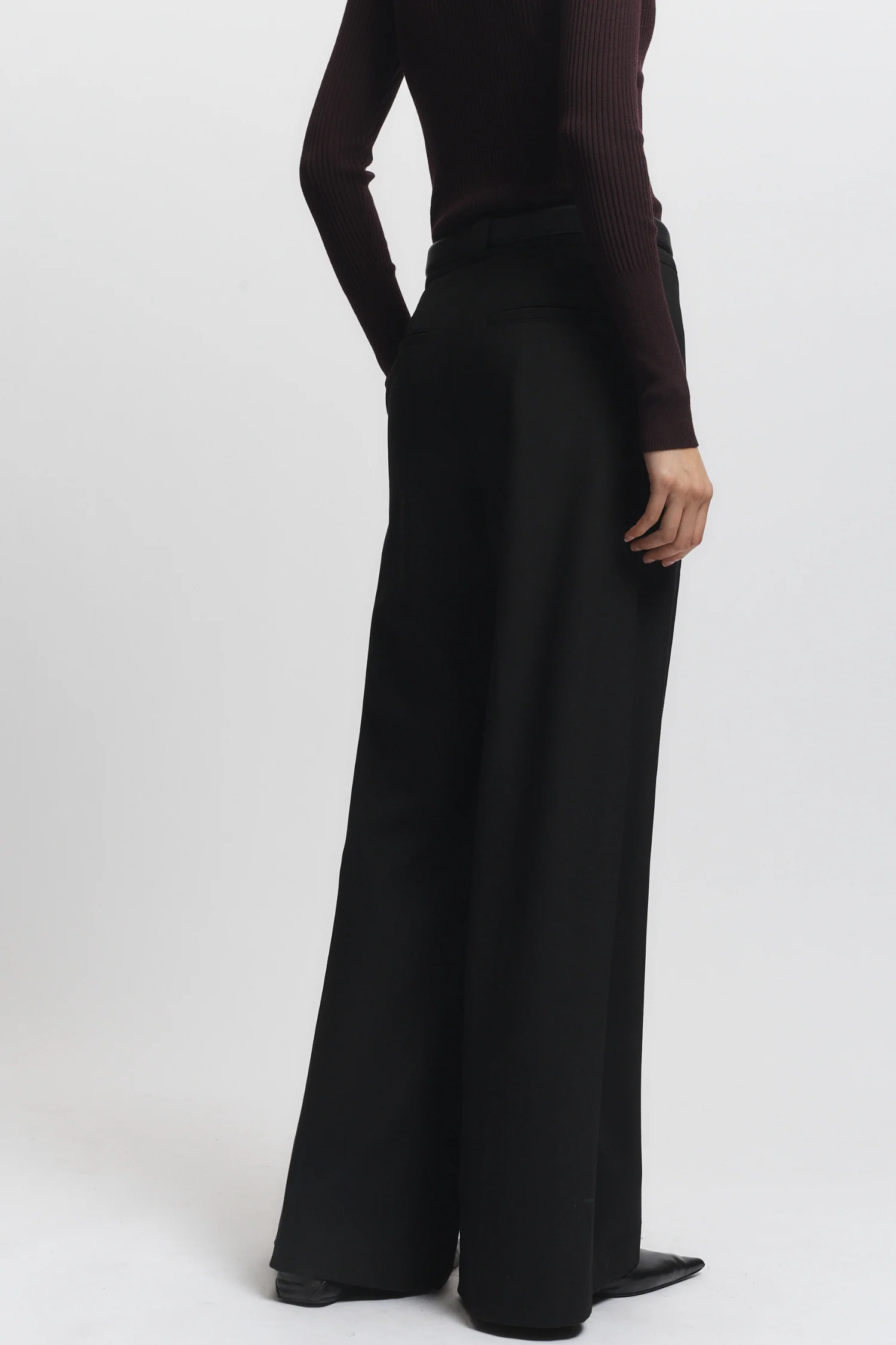 Tiffany Mid-Waisted Wideleg Trouser, Black 5 Tiffany Mid-Waisted Wideleg Trouser, Black