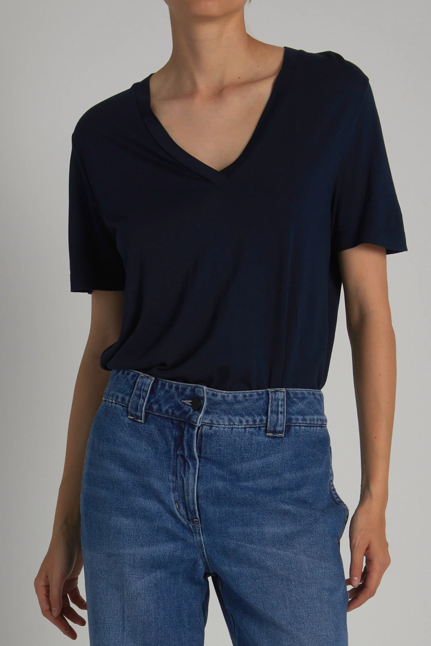 Beck V-Neck Jersey Tee 15 Beck V-Neck Jersey Tee